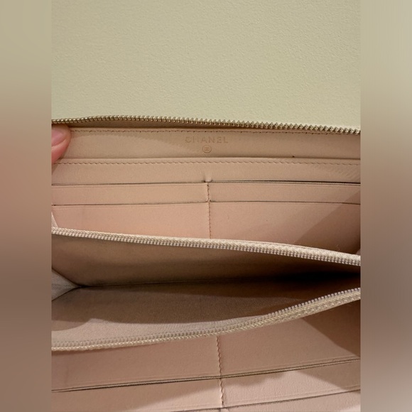 Chanel Tweed Deauville zip around wallet - Picture 7 of 12